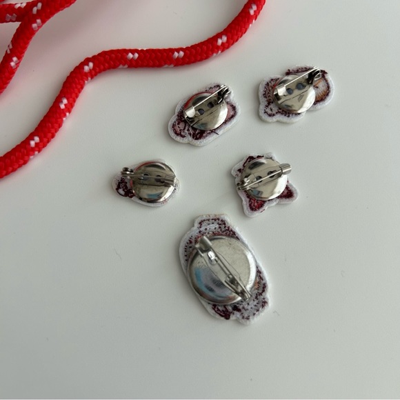 Circle cord lanyard, ID strap and Pin Patches - Picture 5 of 9